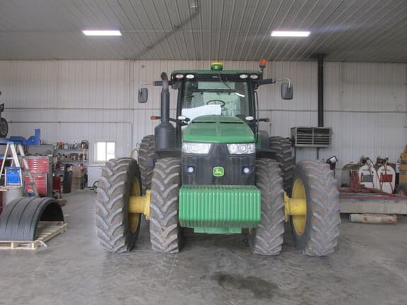 Image of John Deere 8335R equipment image 4