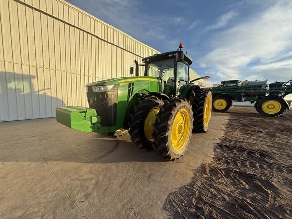 Image of John Deere 8335R equipment image 3