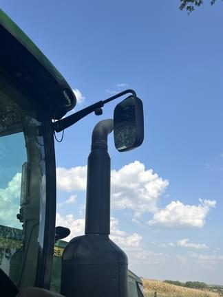 Image of John Deere 8335R equipment image 4
