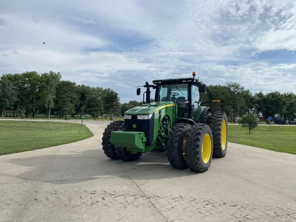 Image of John Deere 8335R equipment image 1