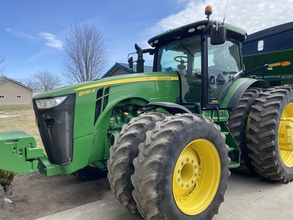 2013 John Deere 8335R Equipment Image0