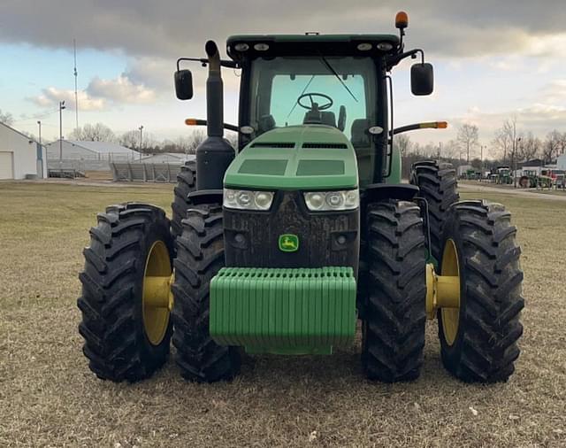 Image of John Deere 8335R equipment image 1