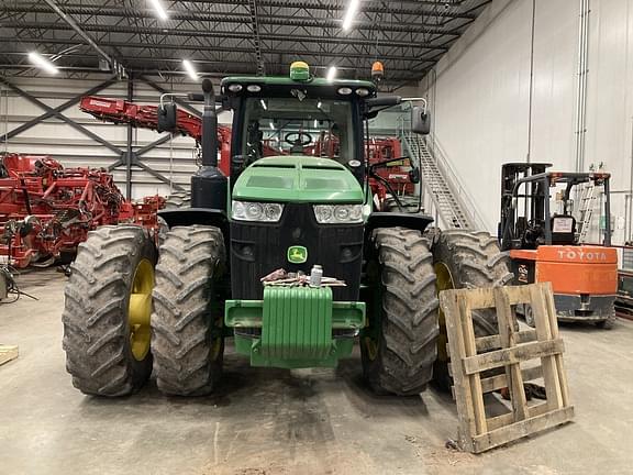 Image of John Deere 8335R equipment image 1