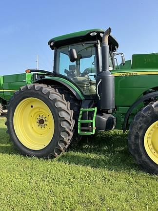 Image of John Deere 8335R equipment image 3