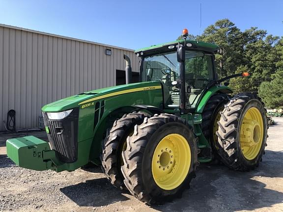 Image of John Deere 8335R equipment image 1