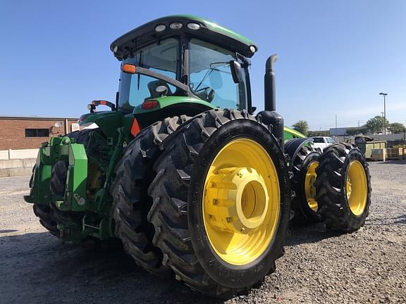 Image of John Deere 8335R equipment image 3