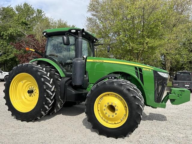 Image of John Deere 8335R equipment image 1