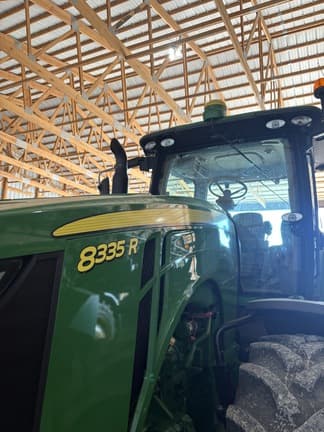 Image of John Deere 8335R equipment image 3