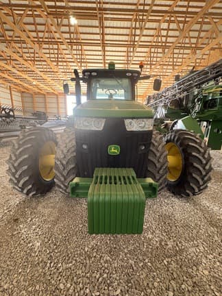 Image of John Deere 8335R equipment image 2