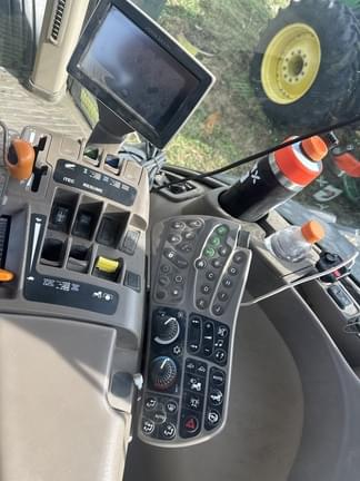 Image of John Deere 8335R equipment image 2