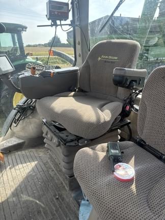 Image of John Deere 8335R equipment image 3