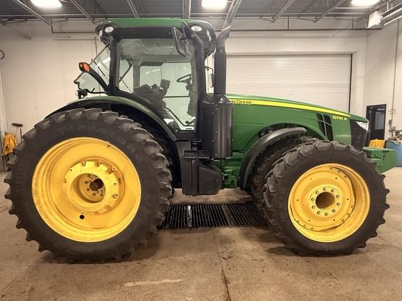 Image of John Deere 8335R equipment image 3
