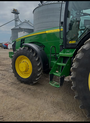 2013 John Deere 8335R Equipment Image0