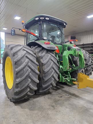 Image of John Deere 8335R equipment image 3