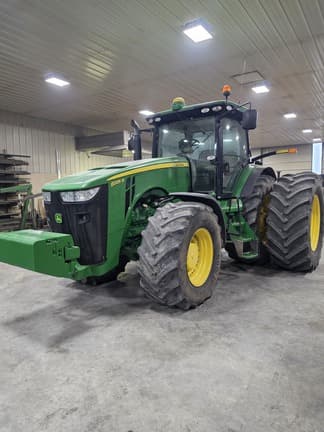 Image of John Deere 8335R equipment image 1
