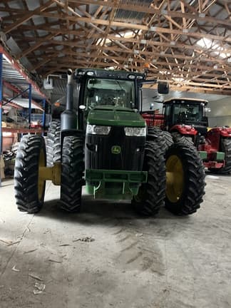 Image of John Deere 8335R equipment image 2