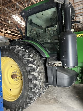 Image of John Deere 8335R equipment image 1