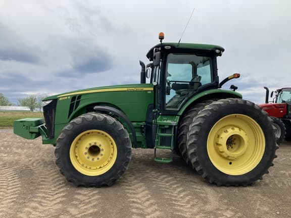 Image of John Deere 8335R equipment image 2