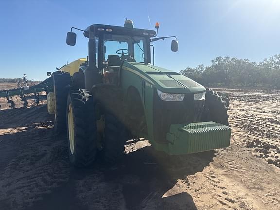 Image of John Deere 8335R equipment image 4