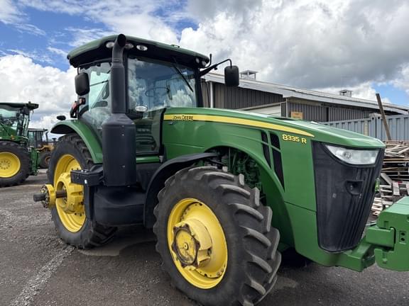 Image of John Deere 8335R Image 0