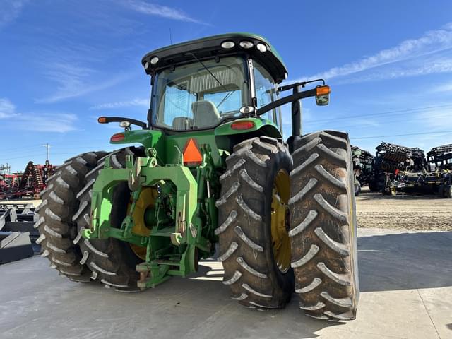 Image of John Deere 8335R equipment image 2