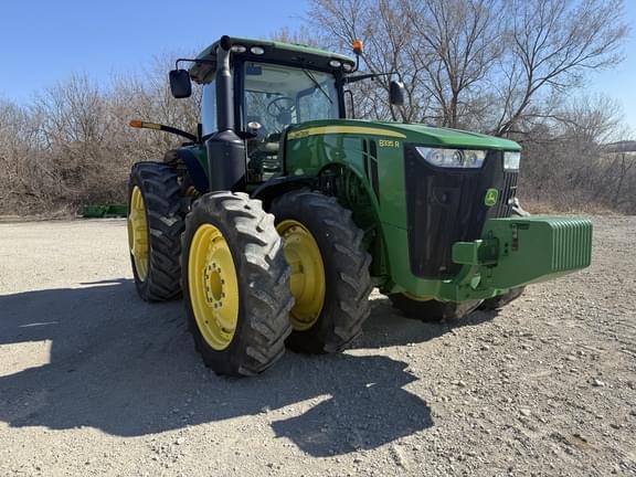 Image of John Deere 8335R equipment image 4