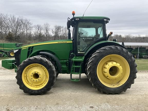 Image of John Deere 8335R equipment image 4