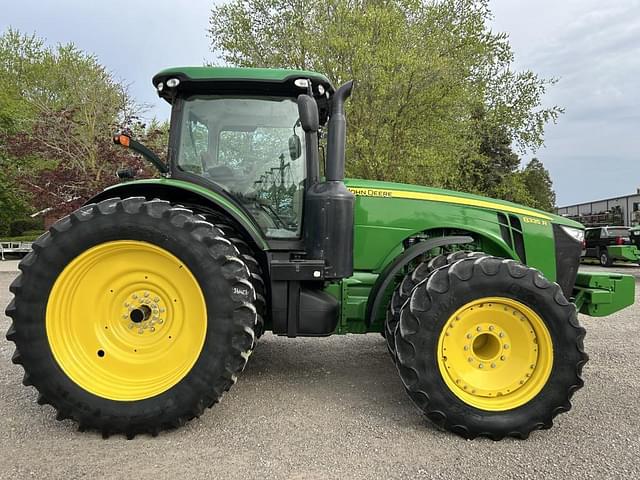 Image of John Deere 8335R equipment image 3