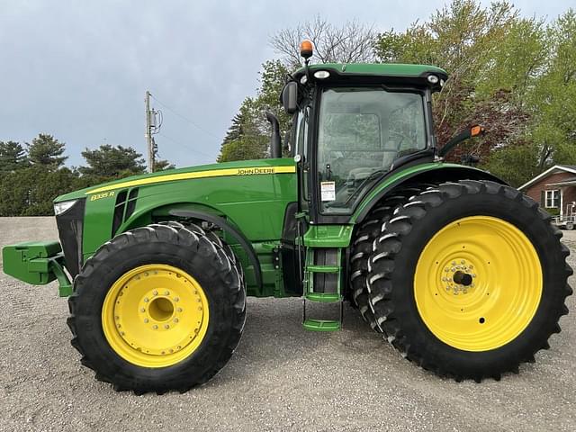 Image of John Deere 8335R equipment image 2