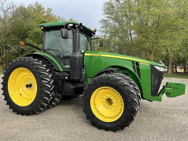 Image of John Deere 8335R equipment image 1