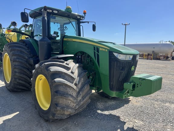 2013 John Deere 8335R Equipment Image0