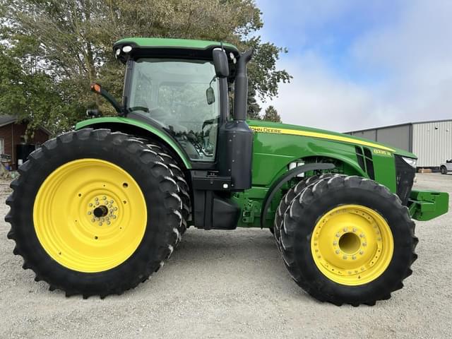 Image of John Deere 8335R equipment image 3