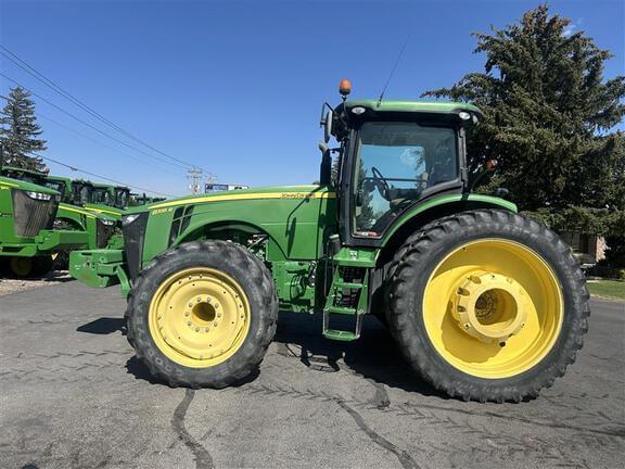 Image of John Deere 8335R equipment image 1
