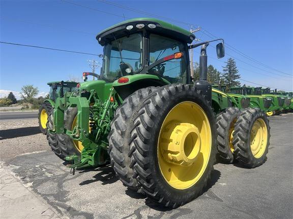 Image of John Deere 8335R equipment image 4