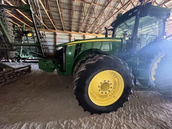 Image of John Deere 8335R equipment image 4