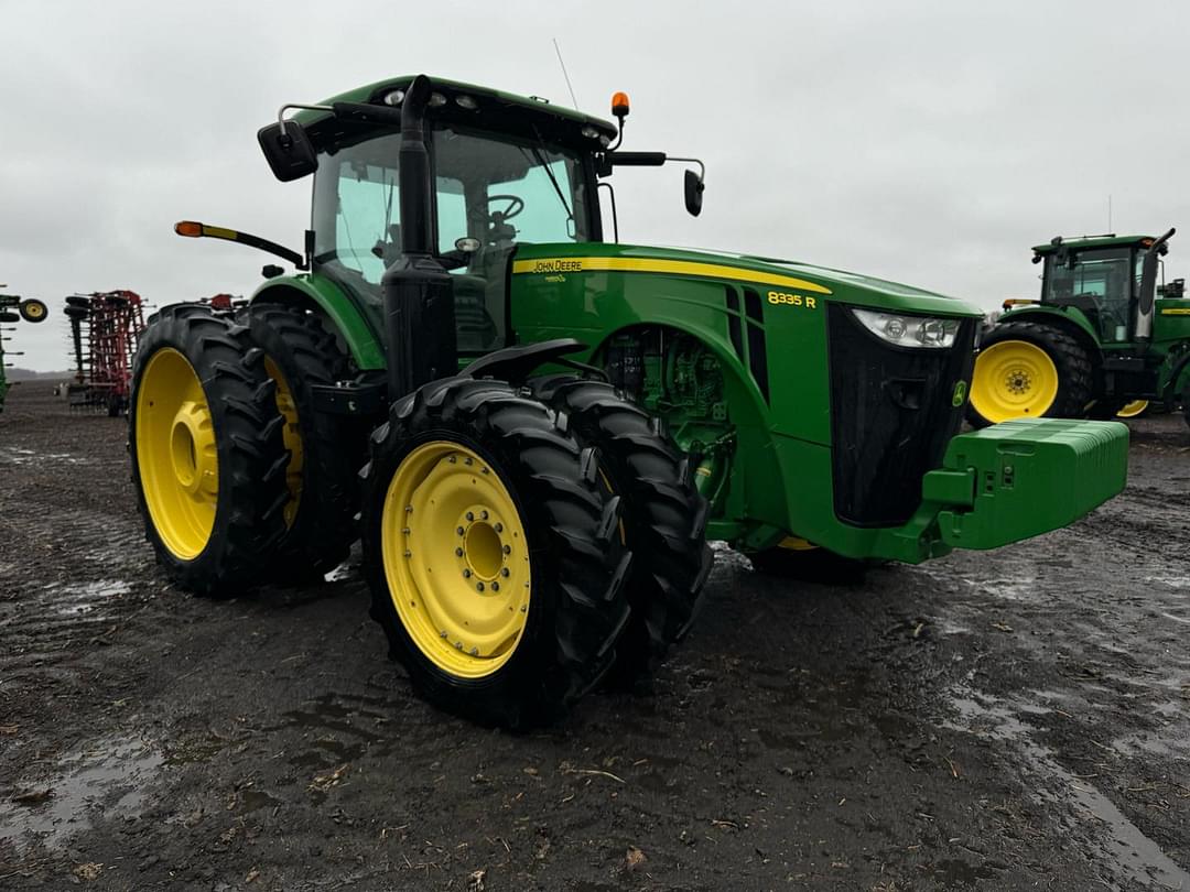 Image of John Deere 8335R Image 1