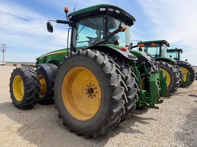 Image of John Deere 8335R equipment image 3