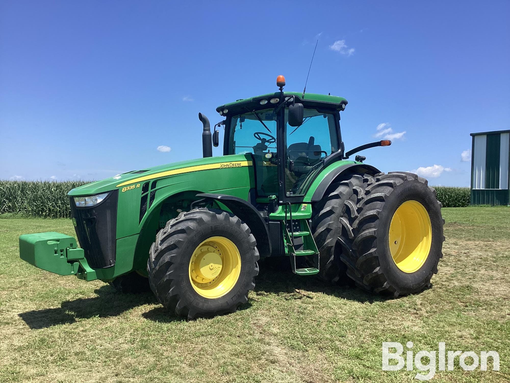 2013 John Deere 8335R Equipment Image0