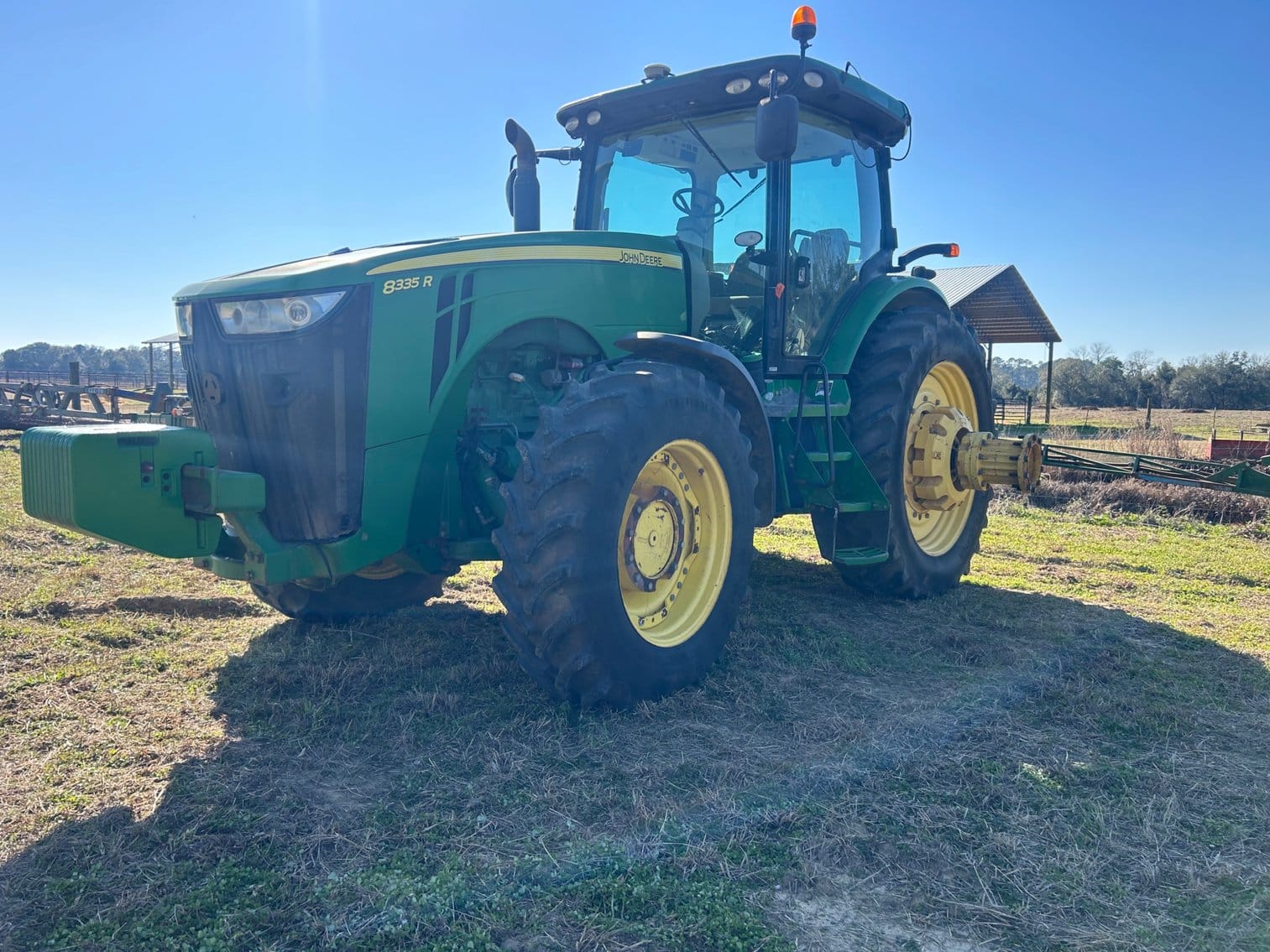 2013 John Deere 8335R Equipment Image0