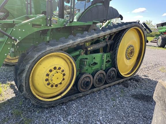 Image of John Deere 8335RT equipment image 2