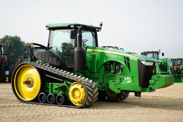 Image of John Deere 8335RT equipment image 2