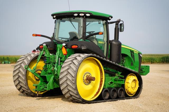 Image of John Deere 8335RT equipment image 4