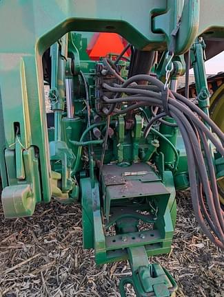 Image of John Deere 8335RT equipment image 3