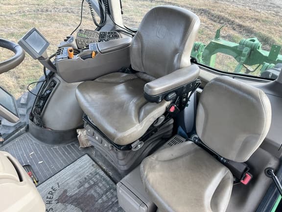 Image of John Deere 8335RT equipment image 3