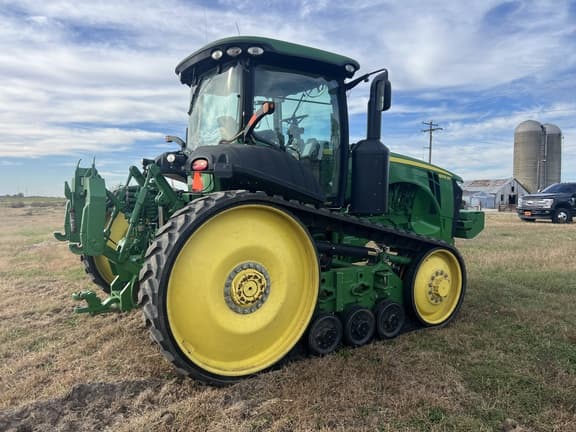 Image of John Deere 8335RT equipment image 4