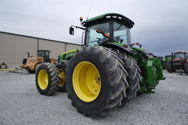 Image of John Deere 8360R equipment image 4