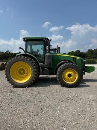 Image of John Deere 8360R equipment image 2