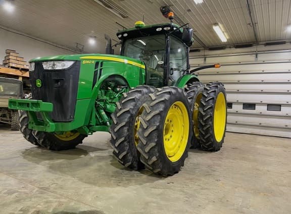 Image of John Deere 8360R equipment image 2