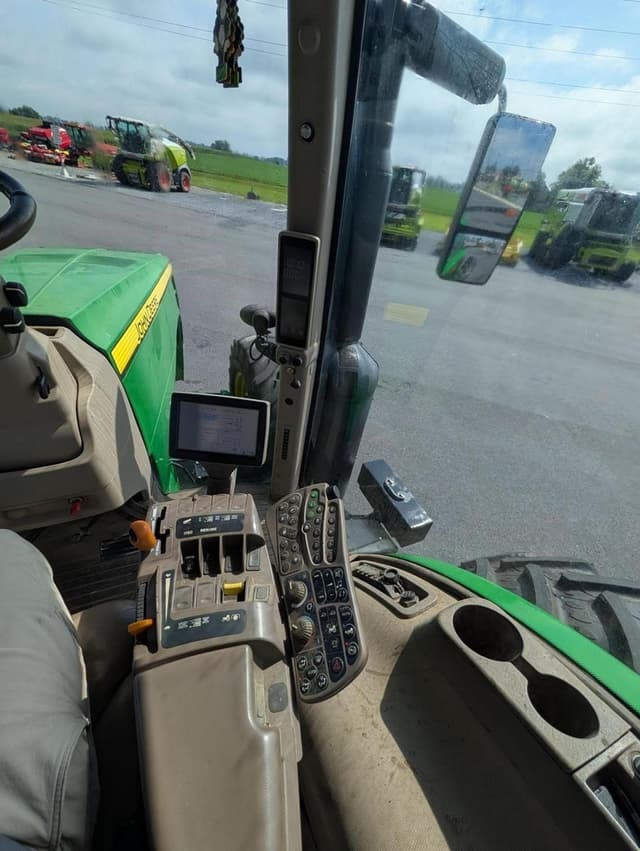 Image of John Deere 8360R equipment image 3