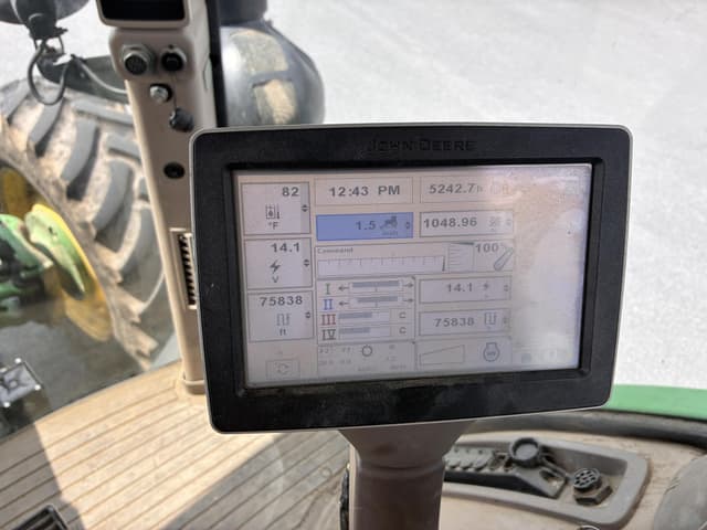 Image of John Deere 8360R equipment image 2